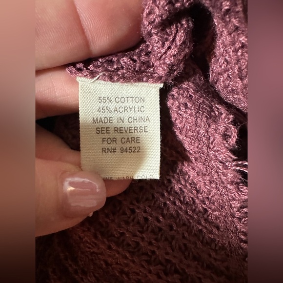 Altar’d State Waffle Knit Cold Shoulder Raw Hem Pullover Sweater Size Large - Picture 7 of 7